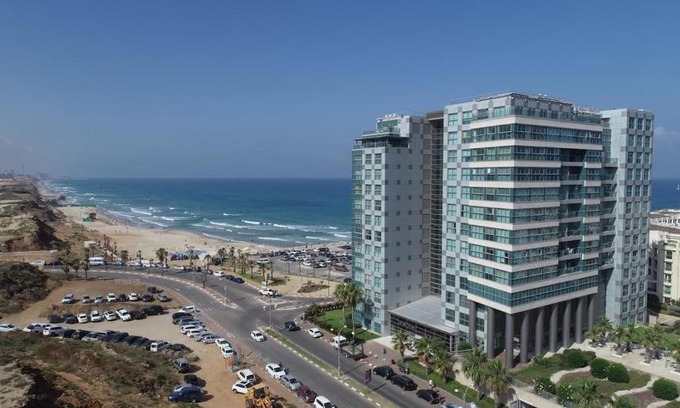 Herzliya Pituach Apartment | BeachFornt luxury suite