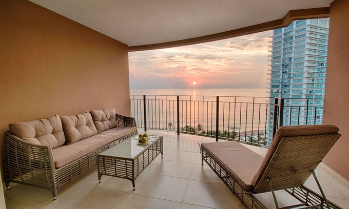 South Hotel Zone Condo | Beachfront 1BR w/Balcony & Resort-Style Amenities