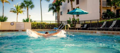 Sanibel Apartment | Beachfront 1st floor condo at Sandalfoot Sanibel Island 1B1