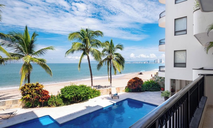 Colonia 5 de Diciembre Condo | BEACHFRONT 2-Bedroom Condo - New Dates Available - DOWNTOWN!