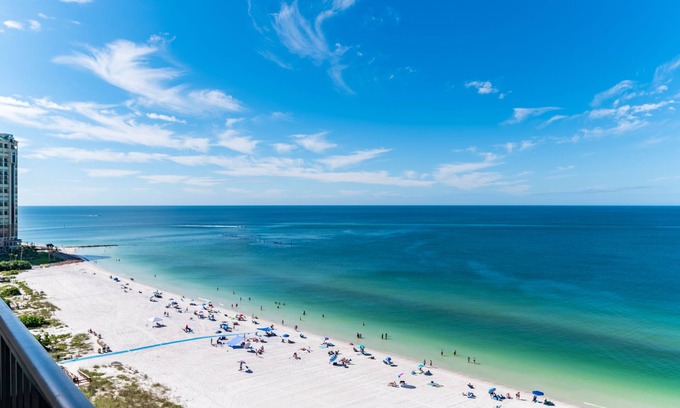 Marco Island Condo | Beachfront 2 Bed at Popular Seawinds!