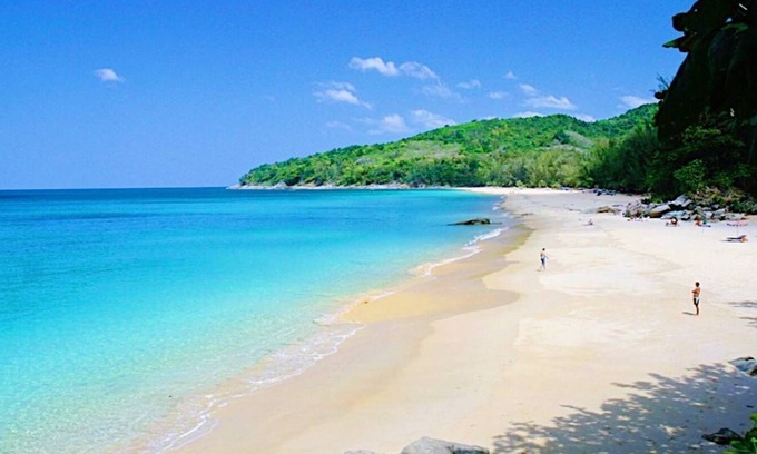 Sa Khu Apartment | Beachfront 2br home with private jacuzzi pool on stunning Naithon beach 3