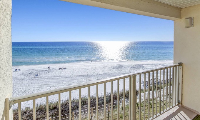Seagrove Beach Condo | Beachfront 30A Condo! Stunning Views, Pool, 5min to Seaside, Sleeps 6, WiFi, Vacayzen Credit!