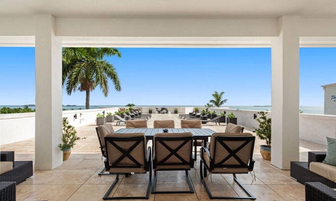 Nassau Apartment | Beachfront 3BR Penthouse w/Terrace Next to BahaMar