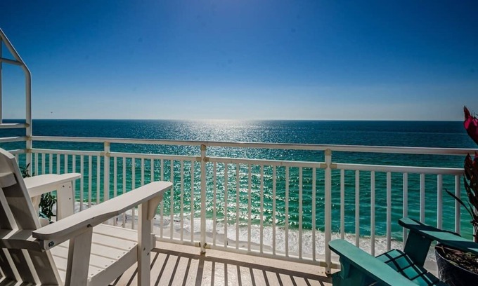 Sunset Beach Condo | Beachfront 3BR Penthouse | Private Balcony | Treasure Island