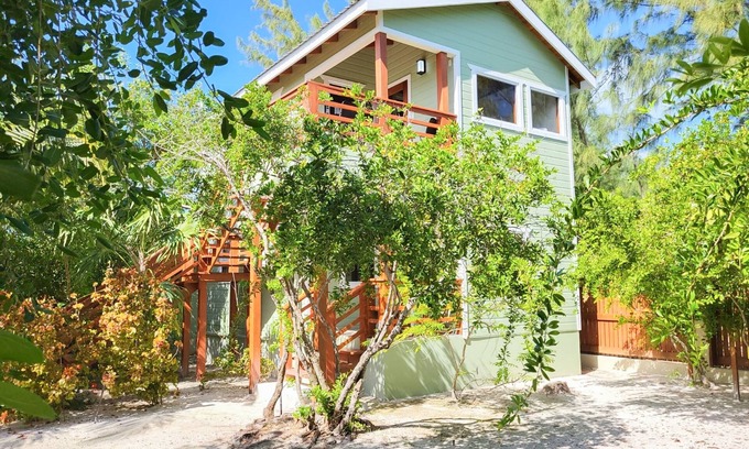 Caye Caulker Cottage | Beachfront abode with well-equipped kitchen - pool, beach, grill, & canoe access