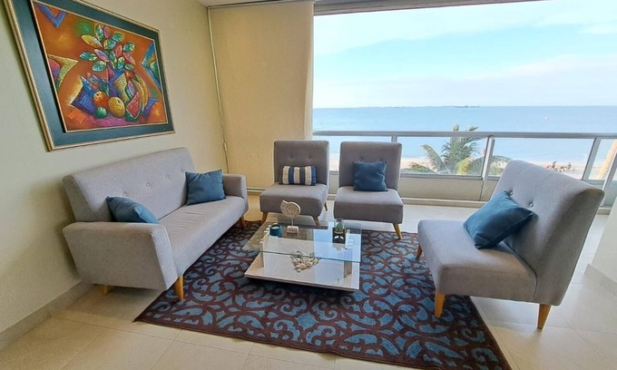 Salinas Apartment | Beachfront apartment just minutes from Salinas – the perfect getaway by the sea.