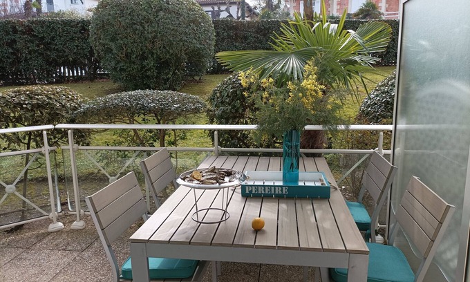 Arcachon Apartment | Beachfront Apartment with Direct Beach Access, Terrace & Parking - Pet Friendly
