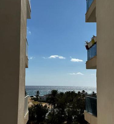 Mahdia Apartment | Beachfront Apartment with Garage