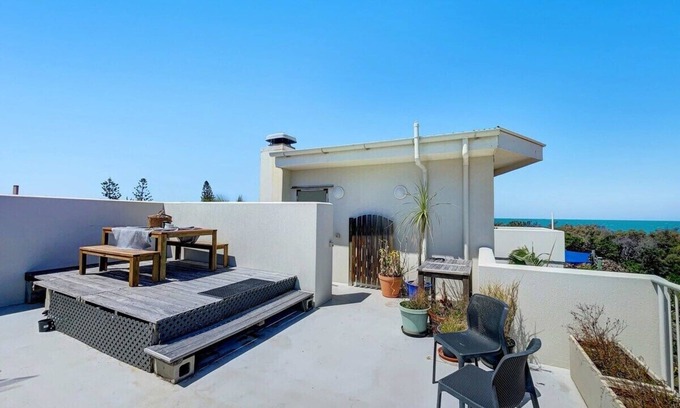 Marcoola Apartment | Beachfront Apt. Ocean Views, Pool,Private Rooftop