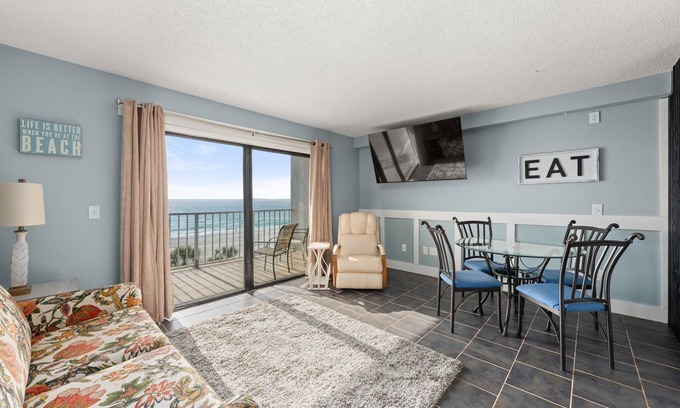 Panama City Beach Condo | Beachfront Bliss at Summit 512 – Spacious Condo w/2 Queens + Bunks!