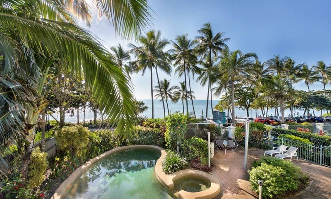 Trinity Beach Apartment | Beachfront Bliss 3-Bedroom Apartment w/Sea View 4