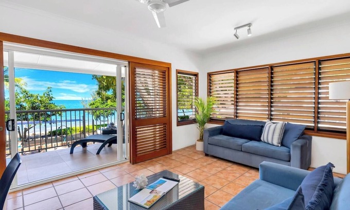 Palm Cove Apartment | Beachfront Bliss Paradise at Palm Cove