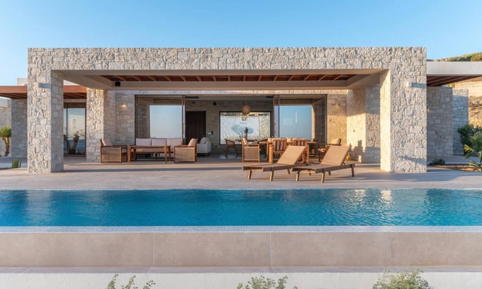 Ierapetra Villa | Beachfront Brand New Villa