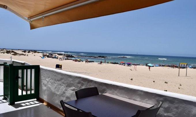 Los Lagos Apartment | Beachfront Bungalow Cotillo Lagos