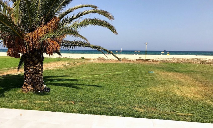 Hammamet House | Beachfront Bungalow, pieds dans l’eau