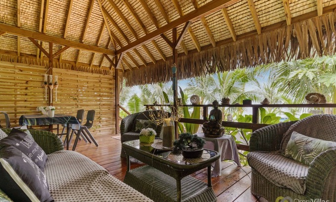 Moorea-Maiao House | Beachfront Bungalows with Sunset Views in Haapiti