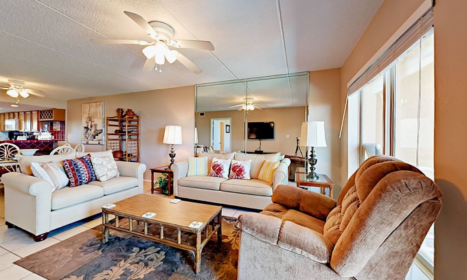 South Padre Island Condo | Beachfront Condo with 3rd-Floor Balcony Views, Pool & Hot Tub | Suntide ii