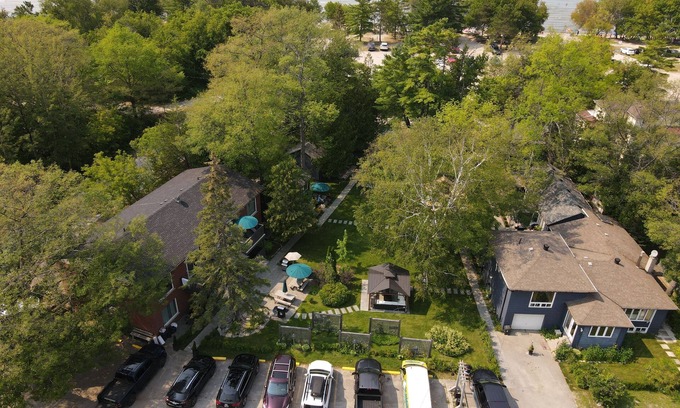 Wasaga Beach Apartment | Beachfront