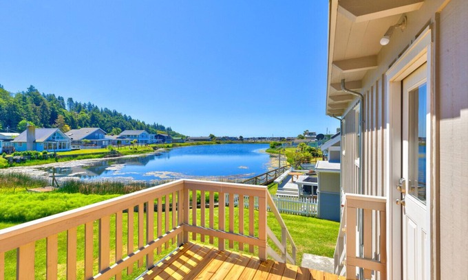 Lagoon Point Cabin | Beachfront Cabin on Lagoon Lake