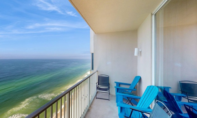 Panama City Beach Condo | Beachfront Condo with Ocean View Balcony, Shared Pool, Central AC, & WiFi