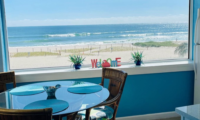 Pompano Beach Condo | BEACHFRONT COMPLEX JUST STEPS TO THE OCEAN Full kitchen, PARKING HEATED POOL