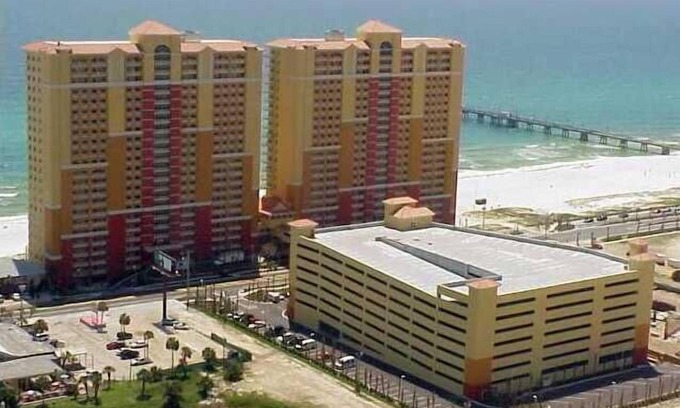Panama City Beach Condo | BEACHFRONT CONDO ACROSS THE STREET FROM PIER PARK