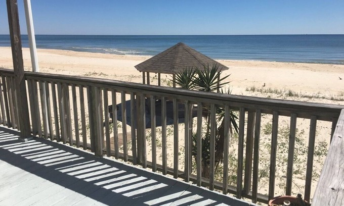 East End Condo | Beachfront condo! Beautiful views! Pet friendly. Saturday to Saturday only