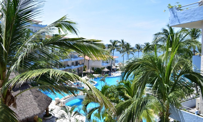 Manzanillo Apartment | BEACHFRONT CONDO PARADISE IN MANZANILLO