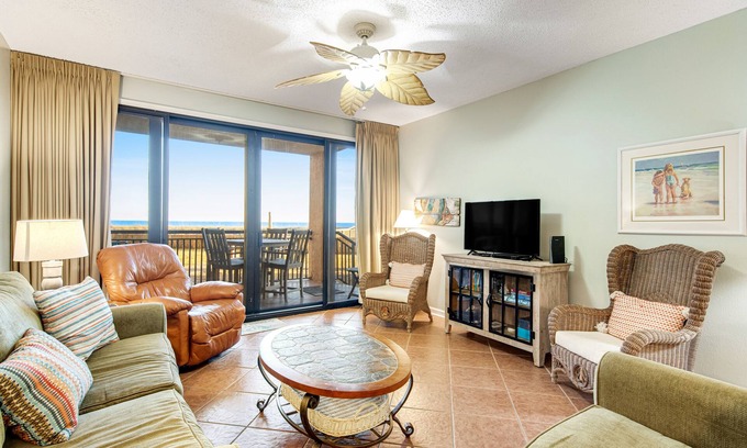 Navarre Beach Condo | Beachfront condo with pool, tennis, fitness center & WiFi