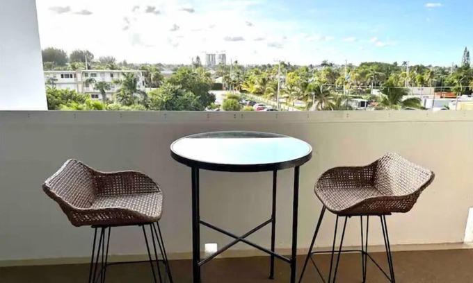 Singer Island House | Beachfront Condo in Singer Island