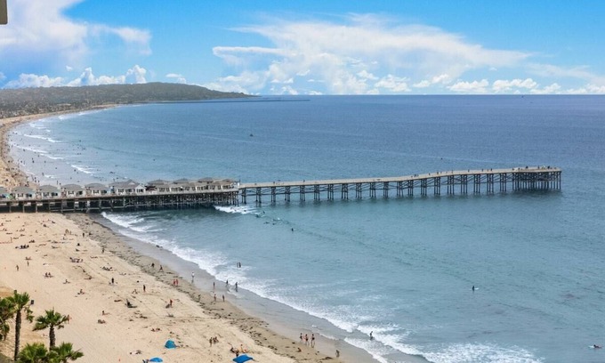 North Pacific Beach Apartment | Beachfront condo w/Ocean views + Pool