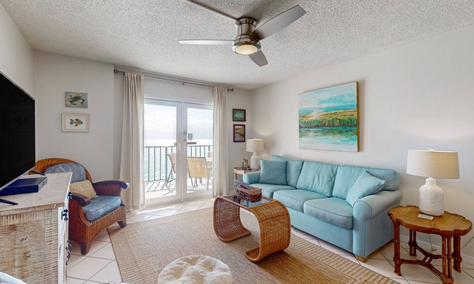 Gulf Shores Condo | Beachfront condo w/7th-floor views, pools, W/D, WiFi, private balcony