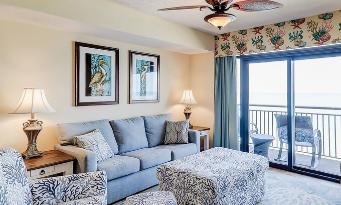 Myrtle Beach Condo | Beachfront Condo w/ 8th-Floor Ocean Views: Indoor & Outdoor Pools & Hot Tubs