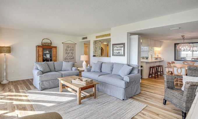 Ponce Inlet Condo | Beachfront Condo w/Pool Access in Ponce Inlet