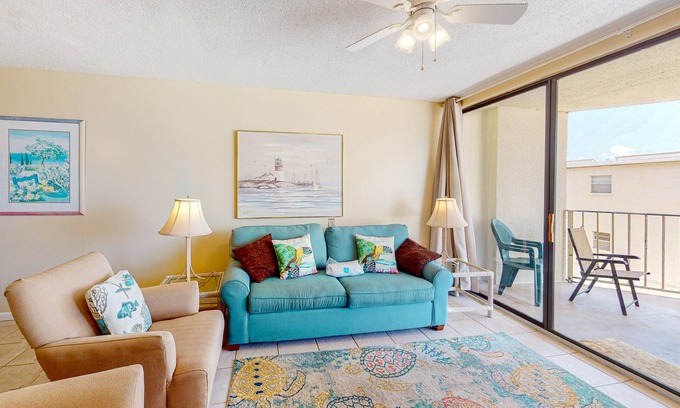 Gulf Shores Condo | Beachfront condo with balcony overlooking Gulf of Mexico & resort pool