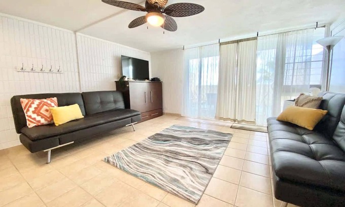 Punaluu Condo | Beachfront Condo with Amazing Views