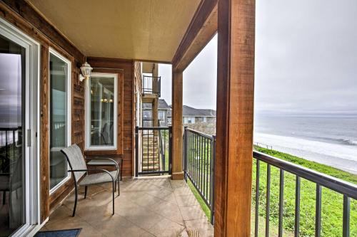 Lincoln Beach Apartment | Beachfront Condo with Patio and Views - Walk to Shore!