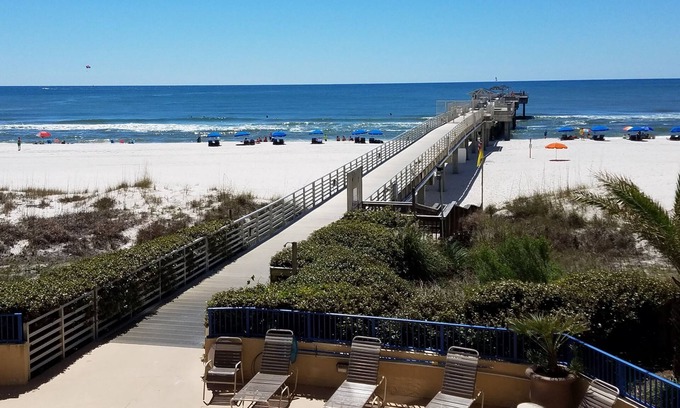 Orange Beach Condo | Beachfront Corner Unit with Private Fishing Pier, Four Seasons 201-W