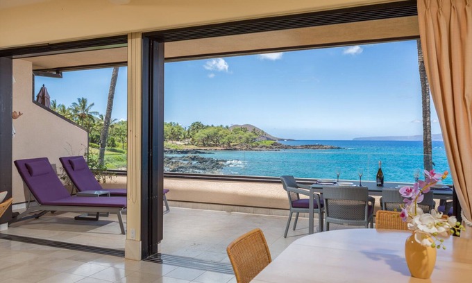 Wailea Condo | Beachfront /Corner /Renovated/2nd floor condo unit: F-204