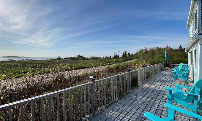 Bayswater Cottage | Beachfront cottage adjacent to Bayswater Beach, charming with a spectacular view