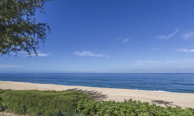 Haleiwa Cottage | Beachfront Cottage at Log Cabins