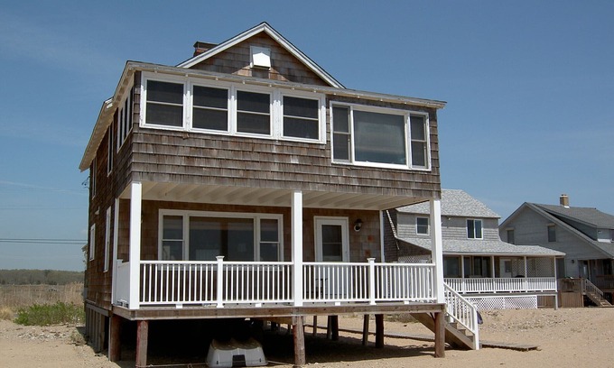 Madison Cottage | Beachfront cottage on Historic Circle Beach