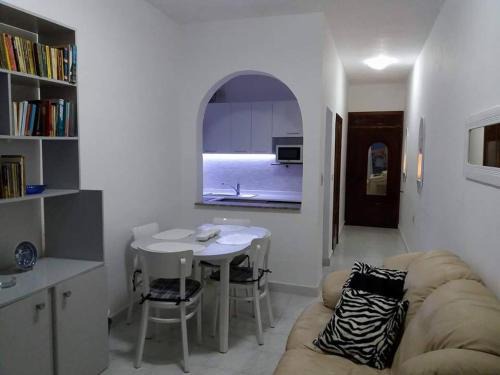Marsalforn Apartment | Beachfront Deluxe Apartment