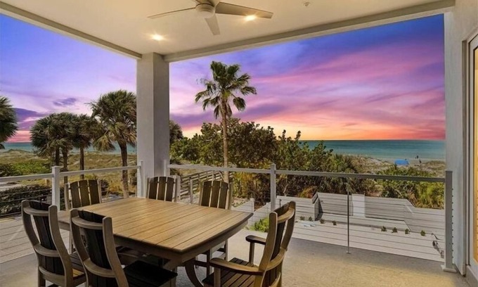 Independence Square House | Beachfront Escape in Indian Rocks Beach