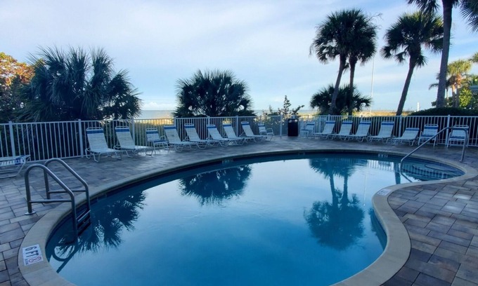 Indian Rocks Beach Condo | Beachfront escape with postcard sunsets