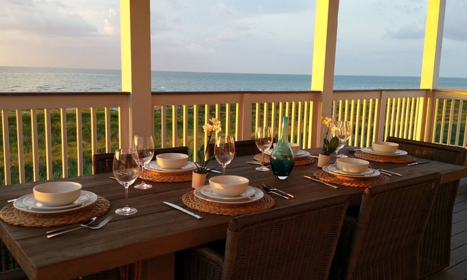 Galveston House | BEACHFRONT! ELEVATOR! HOT TUB! CUSTOM BUILT! GATED COMMUNITY! A BIT OF PARADISE