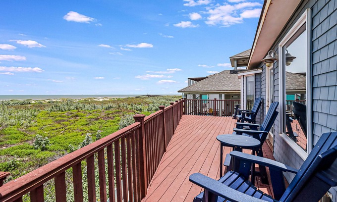 Port Aransas House | Beachfront & FABULOUS! Refreshing Private Pool!