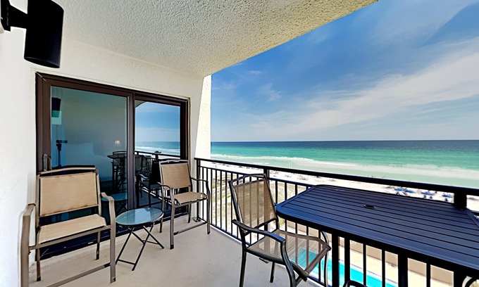 Fort Walton Beach Condo | Beachfront Fort Walton Beach Condo | Views for Miles & Close to Everything!