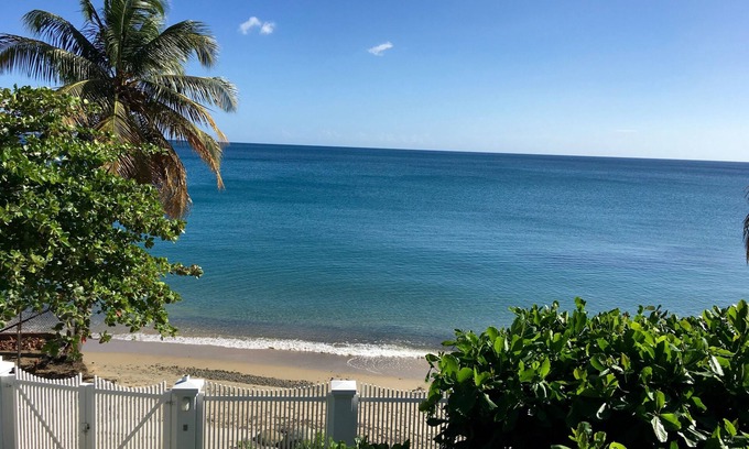 Bajo House | BEACHFRONT Gated "Beach Bliss" House, Directly On The Beach